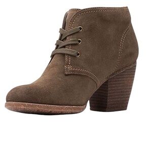 Clarks Bergen Lace-Up Suede Ankle Boot in Olive Brown women’s size 11